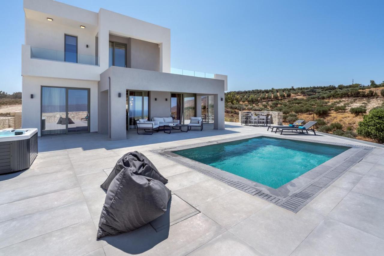 Luxurious Cretan Aura With Private Heated Pool, Jacuzzi And Playroom Agios Ioannis (Gramvousa)