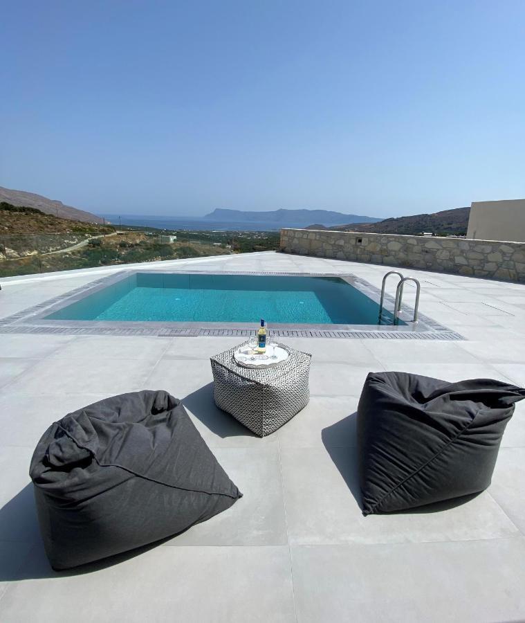 Luxurious Cretan Aura With Private Heated Pool, Jacuzzi And Playroom Villa