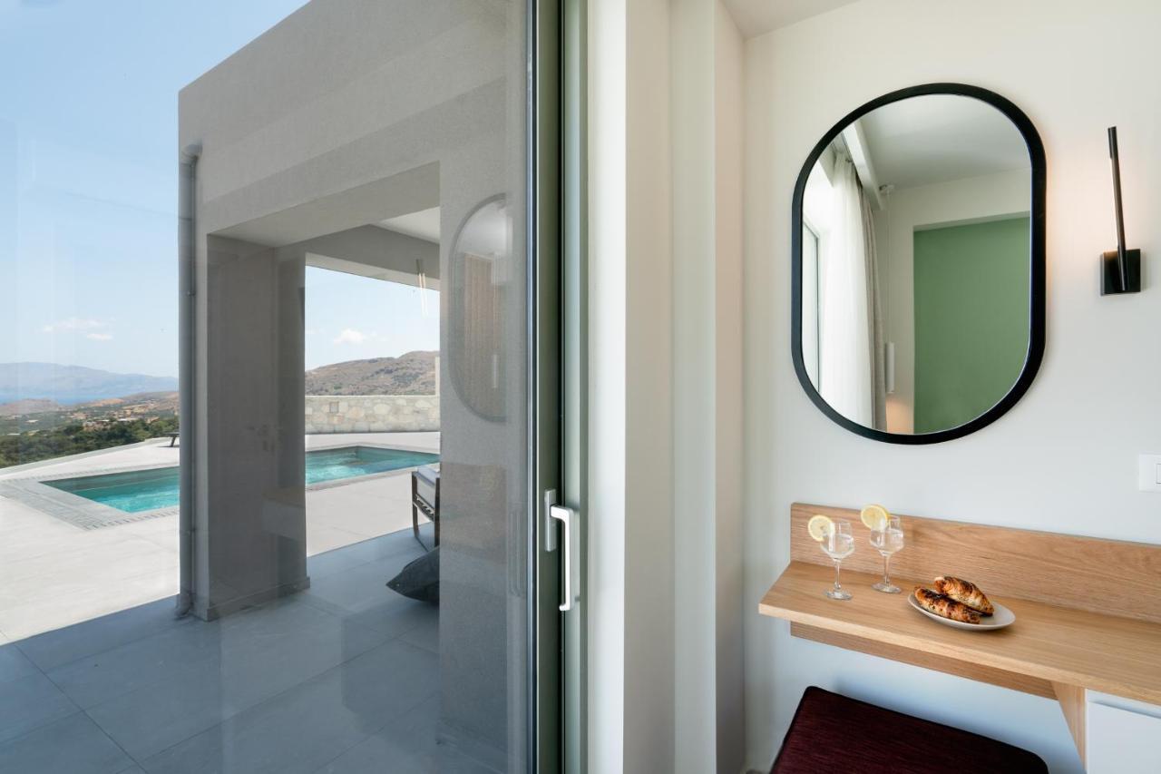 Luxurious Cretan Aura With Private Heated Pool, Jacuzzi And Playroom
