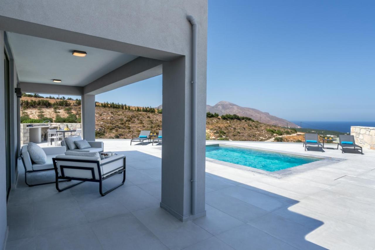 Villa Luxurious Cretan Aura With Private Heated Pool, Jacuzzi And Playroom *