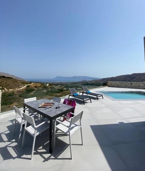 Luxurious Cretan Aura With Private Heated Pool, Jacuzzi And Playroom Villa